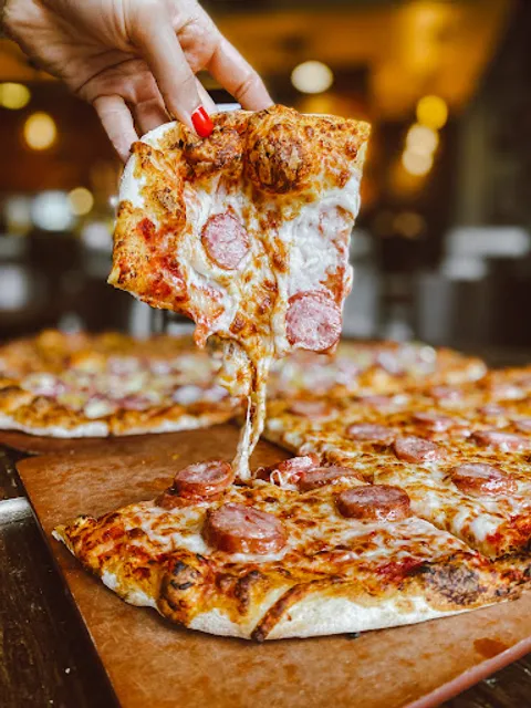 UNCLE MIKE'S PIZZERIA