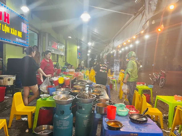 Quán Hột Vịt Lộn Lanh