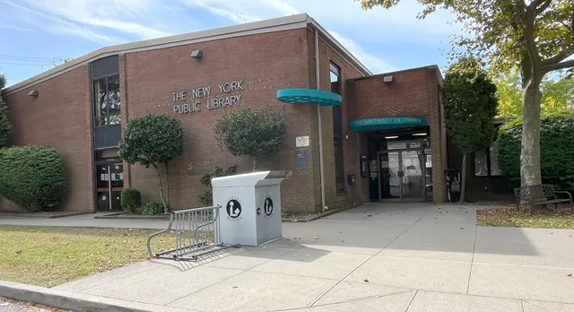 Richmondtown Library