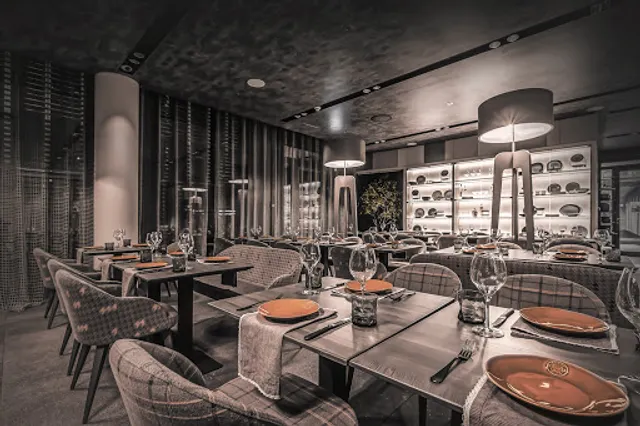 Via Monte Napoleone Restaurant