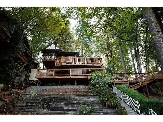 Stafford River House