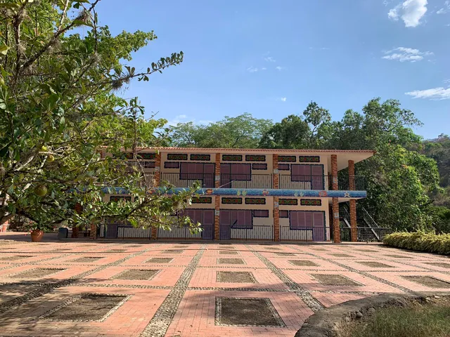 FINCA HOTEL ECOPARQUE EL OASIS KM 2.5 VIA PANDI