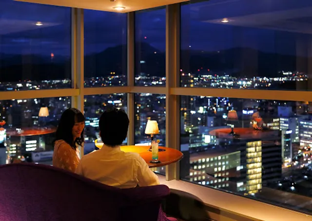 バー＆ラウンジ エマイユ