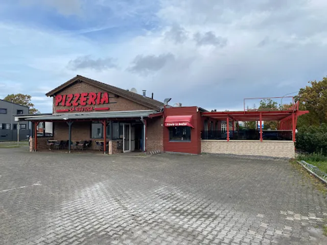 La Rustica Pizzeria