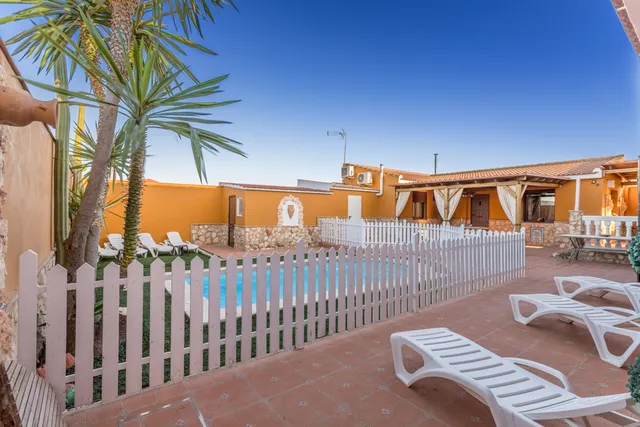 Casa Ludima (Alojamiento en Fuentes de Andalucía-Sevilla)