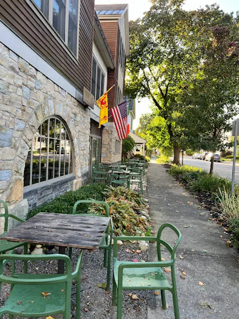 The Local Pub and Teahouse