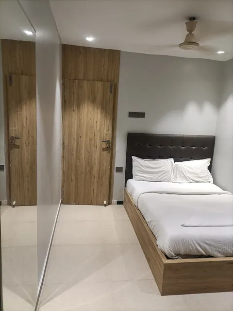 Hotel Sunrise residency