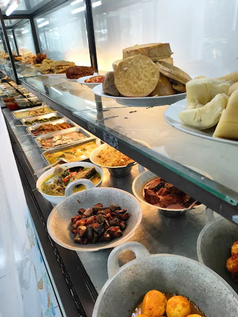 Rumah makan Cantika Prasmanan 1 Entrop