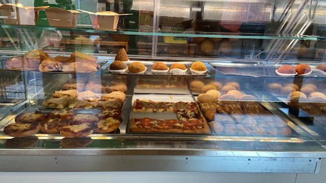 Bar Gelateria Pasticceria Rosticceria Chupitos