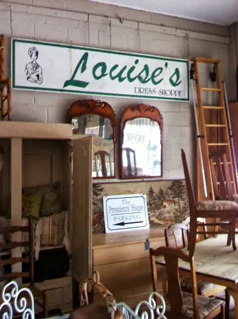 Hattie & Nan's Antiques & Books