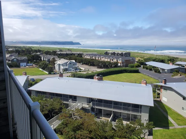 Pacific Terrace Condominiums