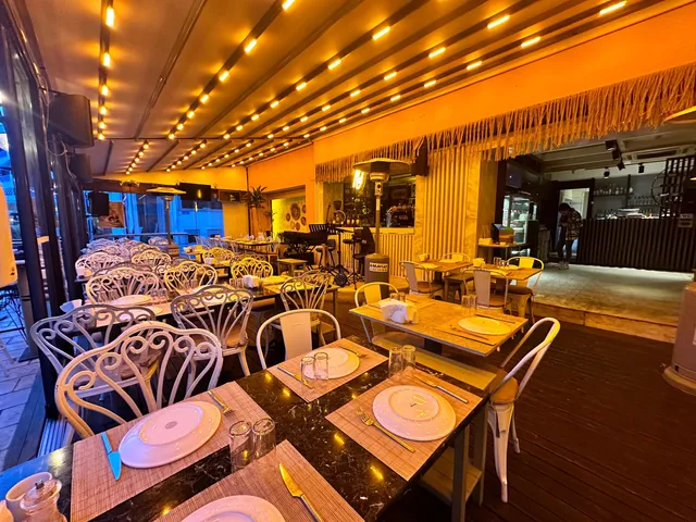 Noi Restaurant & Bar