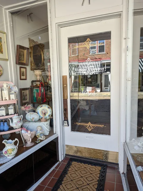 Roberta Bell Vintage Treasures