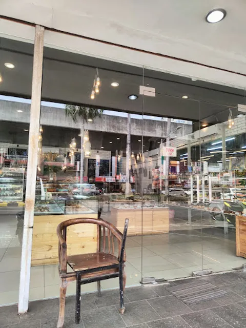 Home Made Bakery - Champion