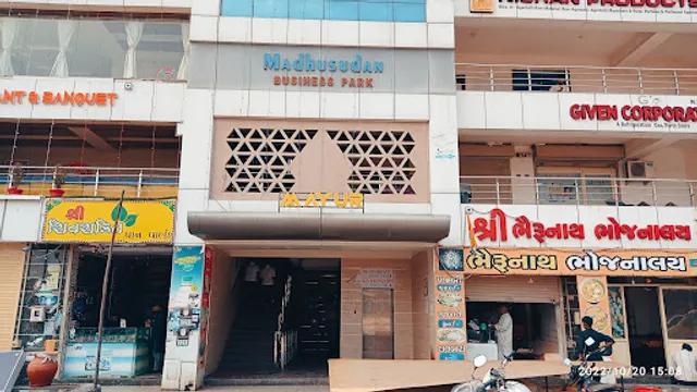 Mayur Restaurant & Banquet