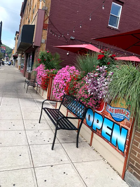 Las Brisaz Restaurant