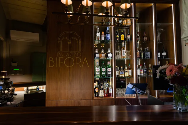 Courtyard Lounge Cafe