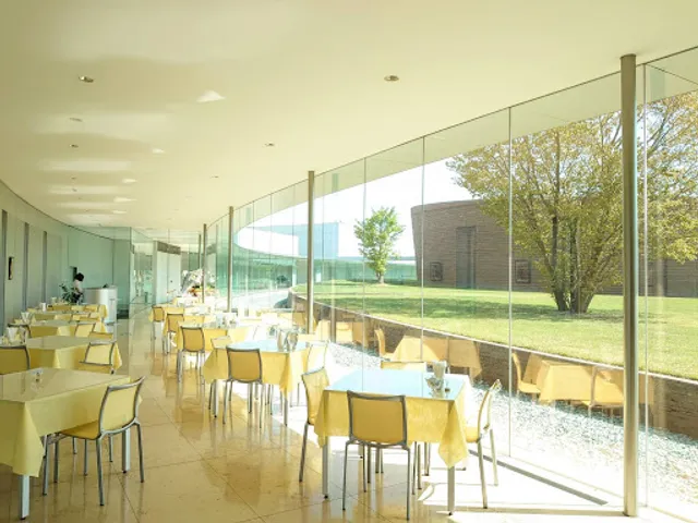 エミール 水辺のワッフルカフェ