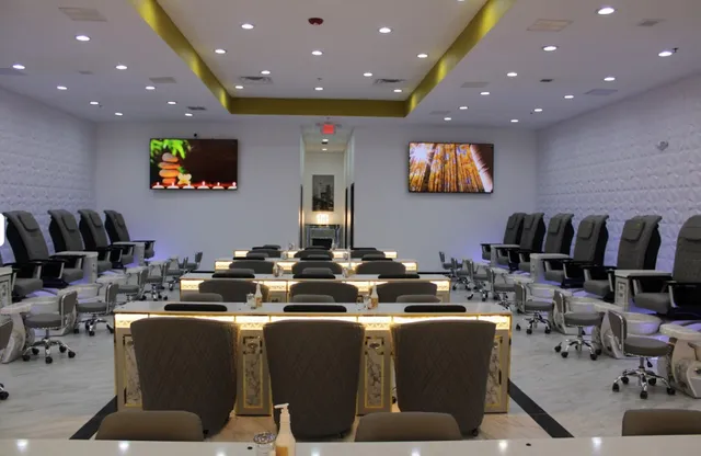 Natural Nails & Beauty Spa