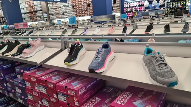 SKECHERS Factory Outlet