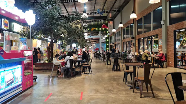 Food Junction Grand Pakuwon