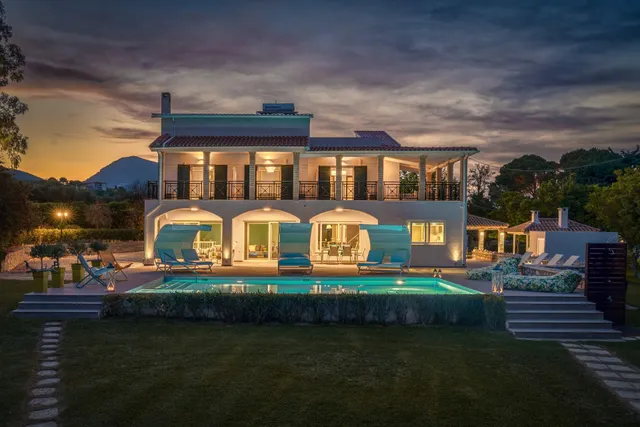 Rivazzurra Beachfront Luxury Villa