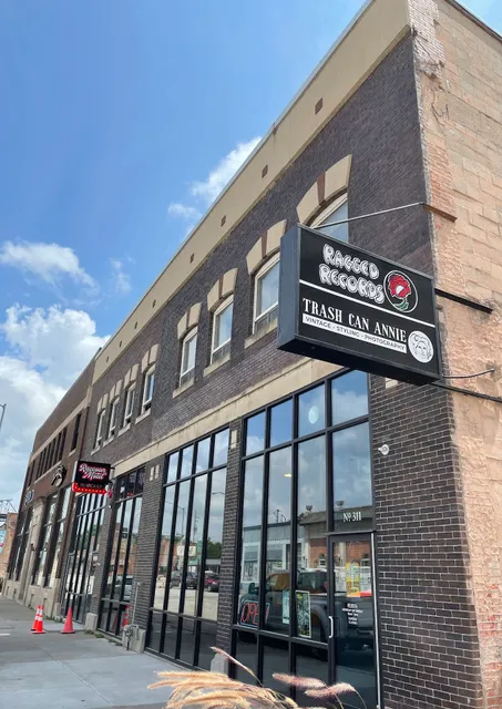 Trash Can Annie | Vintage, Styling & Photography