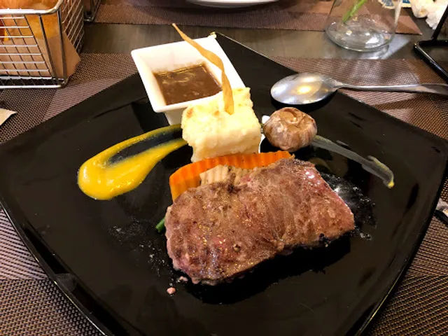 Le Monde Steak