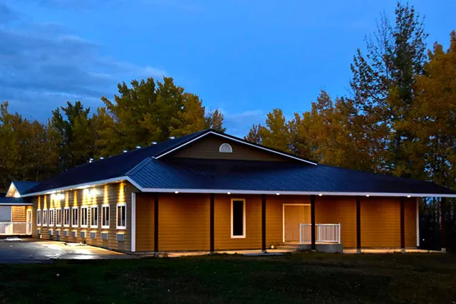 The Lion Inn & Suites