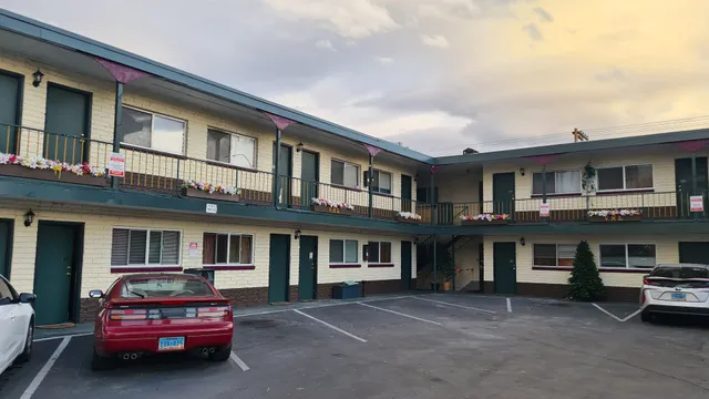 Virginian Motor Lodge