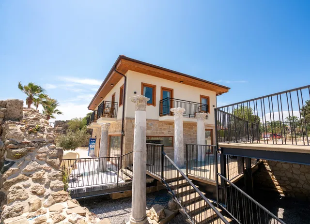 Beach House Hotel (New)