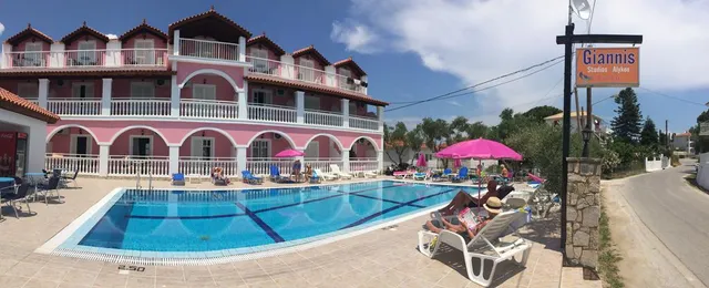 Giannis Studio Alykes