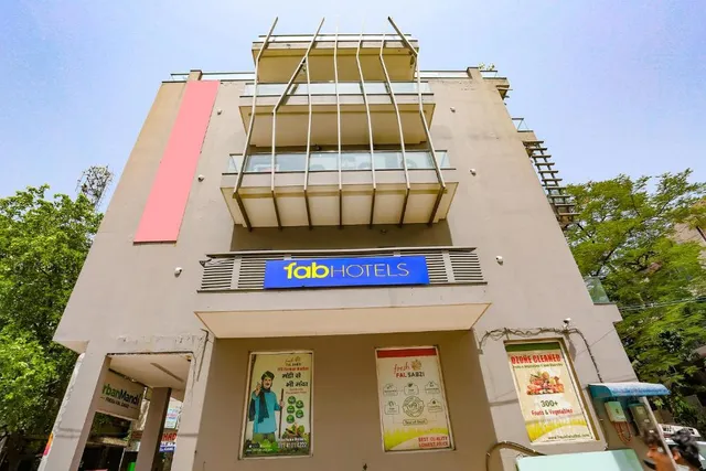 FabHotel Imperial - Hotel in Pitampura, New Delhi