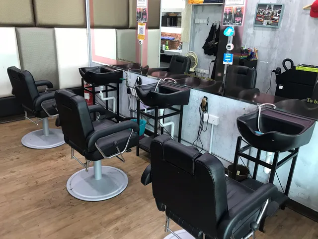 At Cut Hair Express Bar