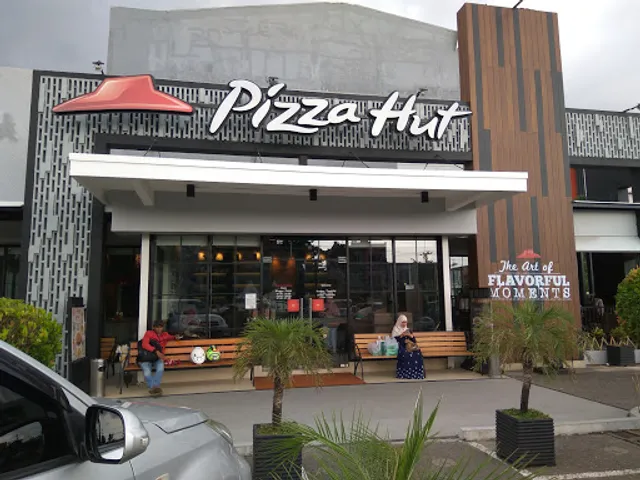 Pizza Hut Restaurant