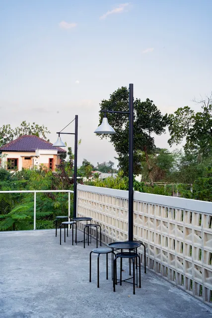 Damarasha Coffee and Space