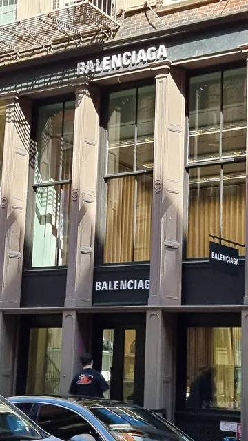 BALENCIAGA