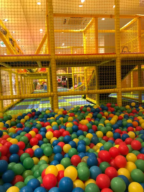 Kids US Land Osaka Neyagawa Store