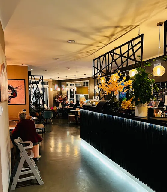 BITES - asiatische Küche, Tapas & Sushi , Bar