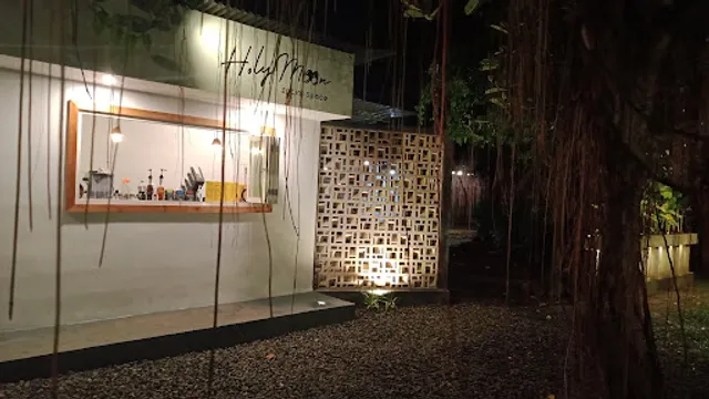 Holymoon Social Space | Kafe Outdoor | Hidden Gem |