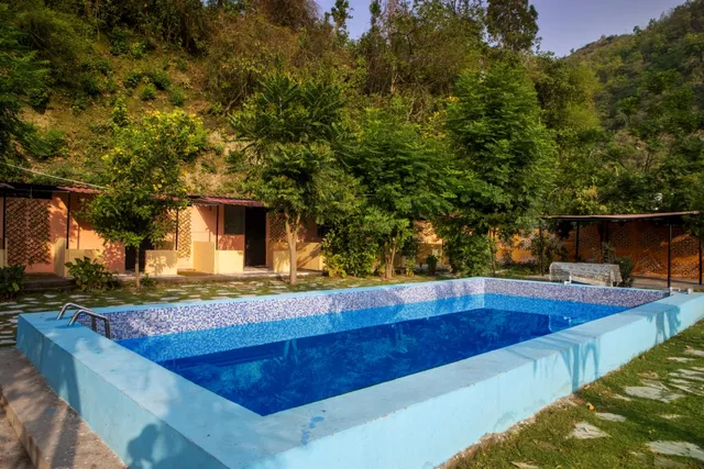 Mornis Camp and Resort