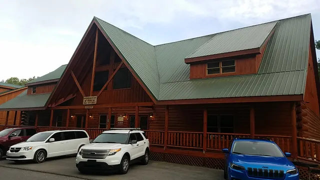 Sherwood Splash Lodge 11 Bedroom Home with Indoor Pool