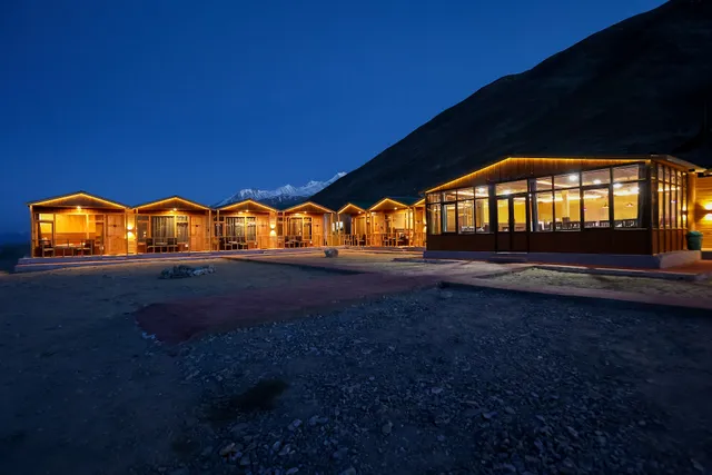 Snow Pine Luxury Wooden Cottage