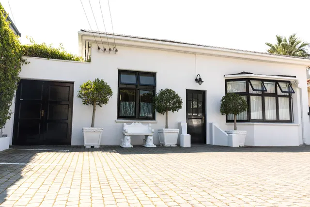 Antrim Villa by Totalstay