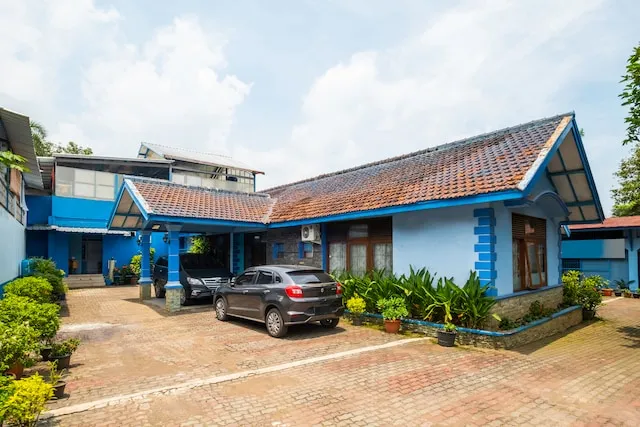OYO 2302 Blue House Costel Syariah