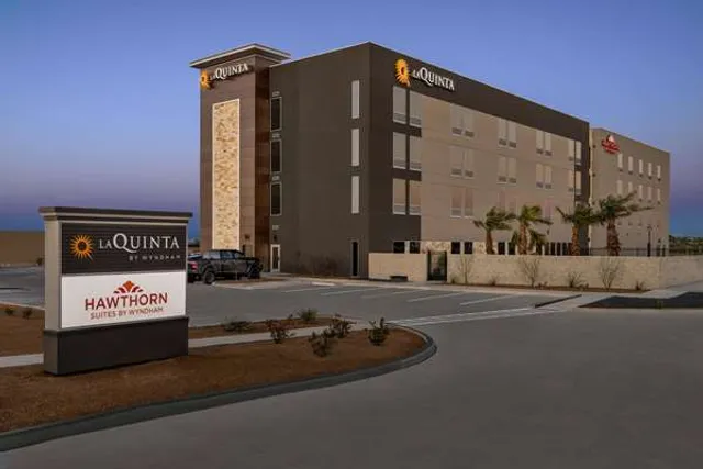 La Quinta Inn & Suites by Wyndham Del Rio