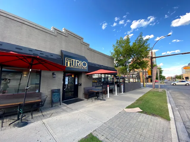 Hideout Lounge & Bar