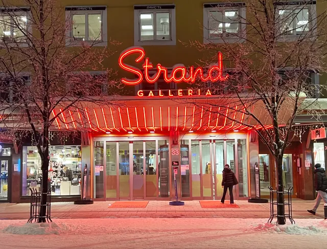 Strand Galleria