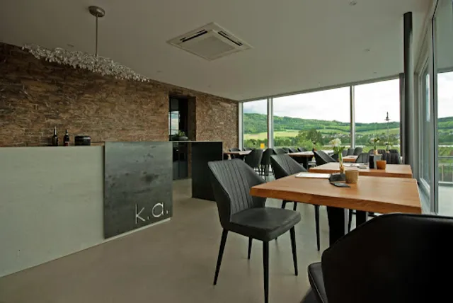 Vinothek am Flusskilometer 174 -Weingut Kühner-Adams