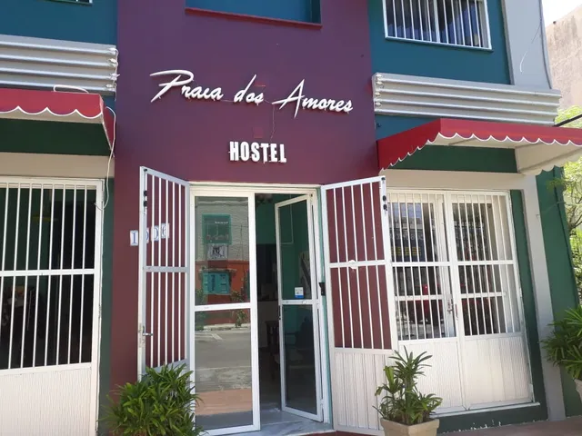 Praia dos Amores Hostel